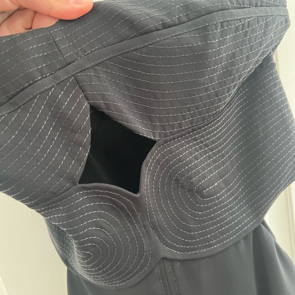 Johanna Ortiz Sexy Strapless Black Evening Gown - Picture 7 of 10